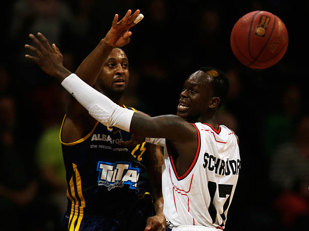 陷入困境 陷入困境